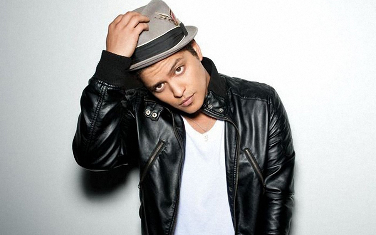 Bruno Mars live performance