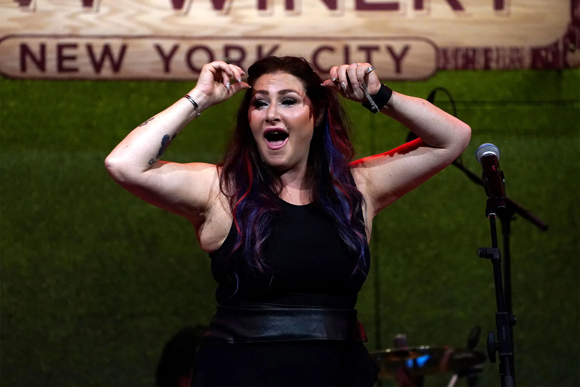 Tiffany live performance