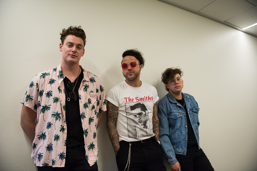 lovelytheband live performance