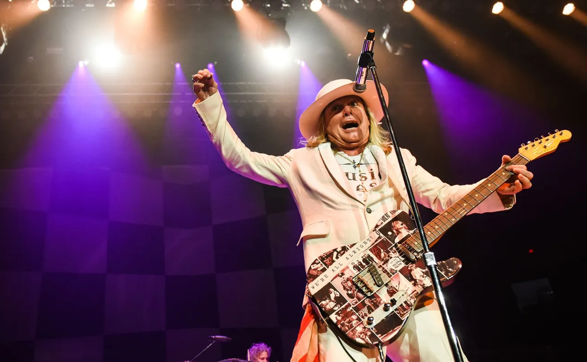 Robin Zander live performance