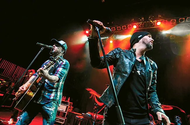 LOCASH live performance