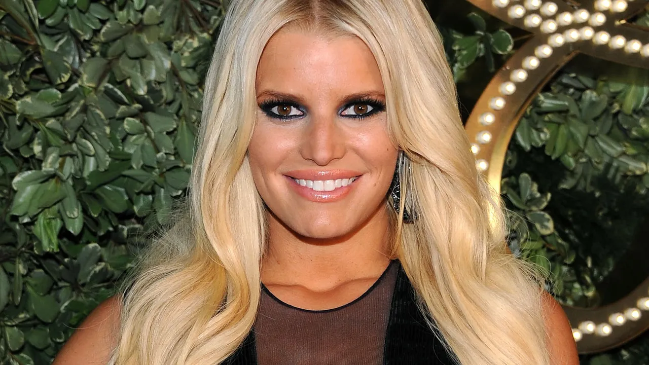 Jessica Simpson live performance