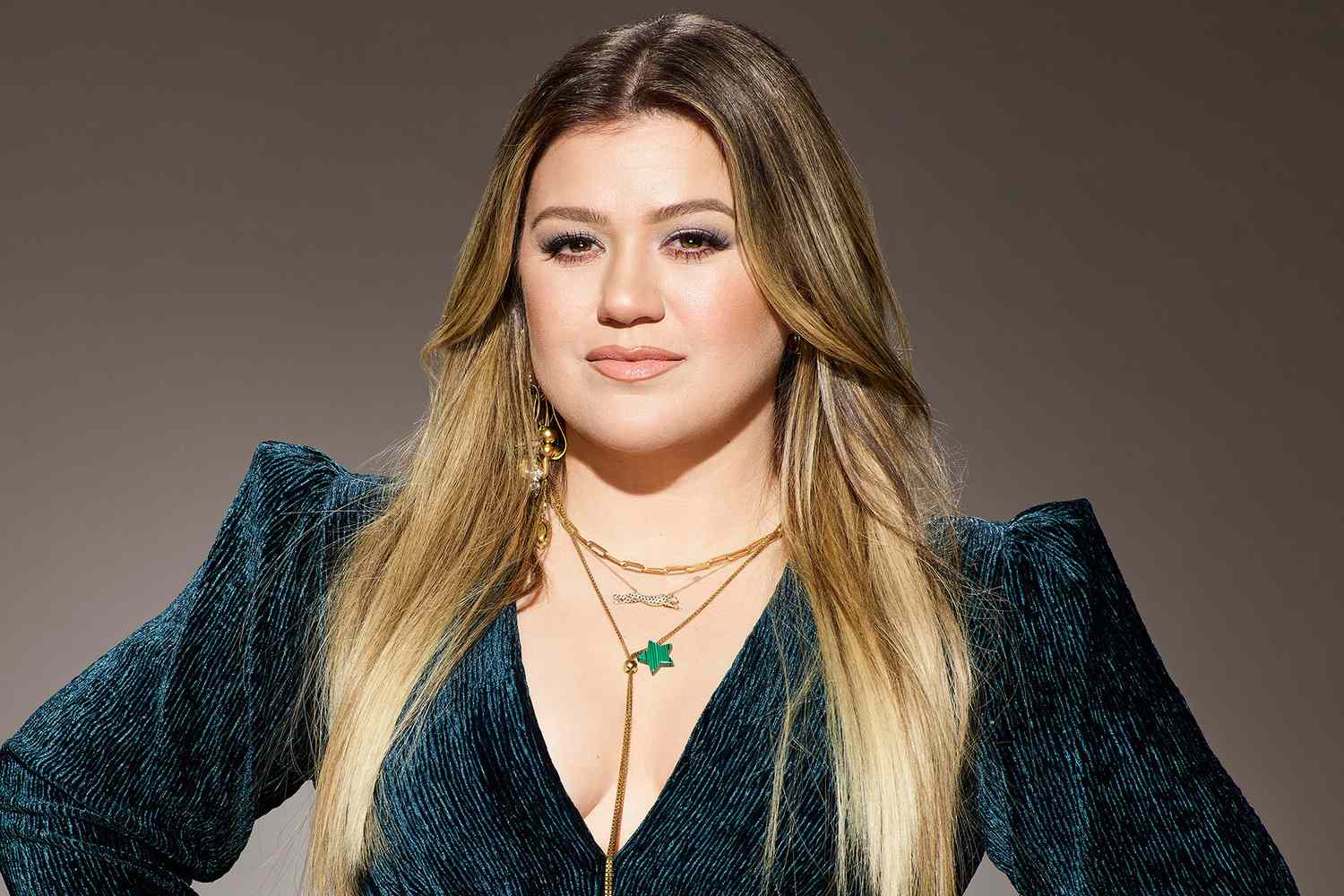 Kelly Clarkson live performance
