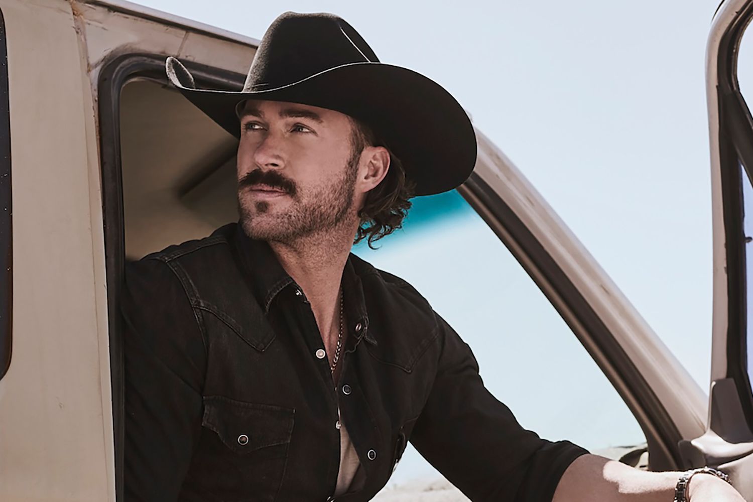 Riley Green live performance