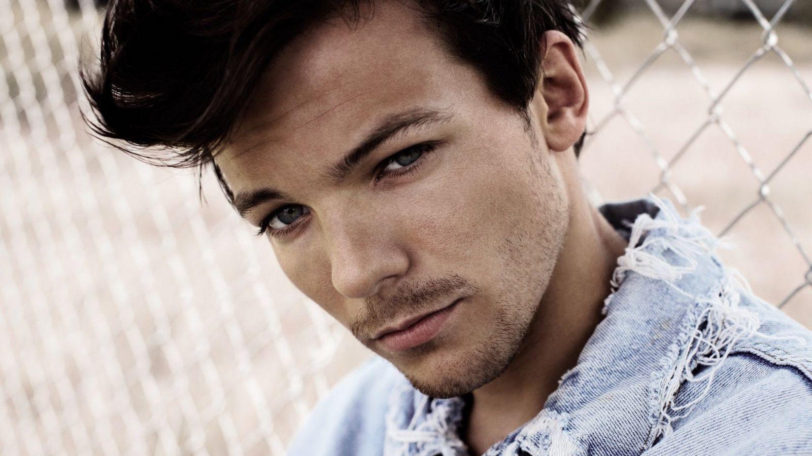 Louis Tomlinson live performance