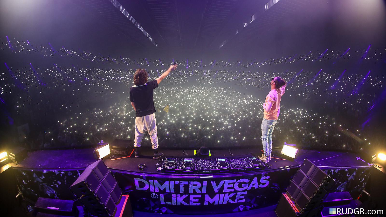 Dimitri Vegas & Like Mike live performance