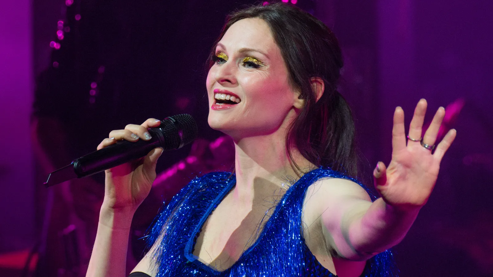 Sophie Ellis-Bextor live performance